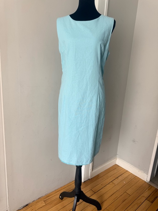 Chadwicks Dresses & Skirts - Classic Sleeveless Light Blue Sheath Dress